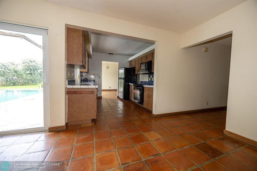 Active With Contract: $699,000 (4 beds, 2 baths, 1957 Square Feet)