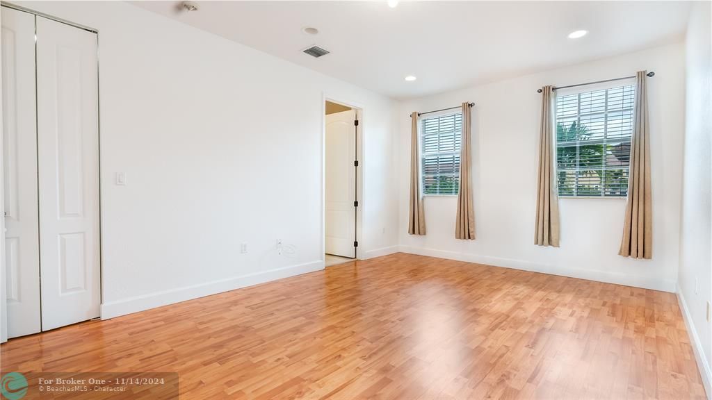 Active With Contract: $3,450 (3 beds, 2 baths, 1772 Square Feet)