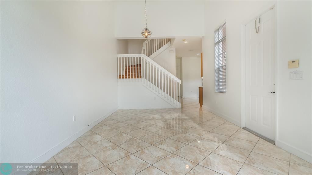 Active With Contract: $3,450 (3 beds, 2 baths, 1772 Square Feet)