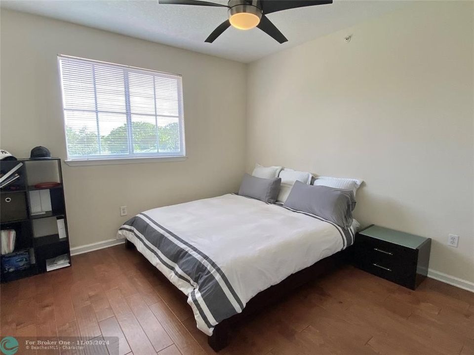 For Sale: $400,000 (2 beds, 2 baths, 1310 Square Feet)