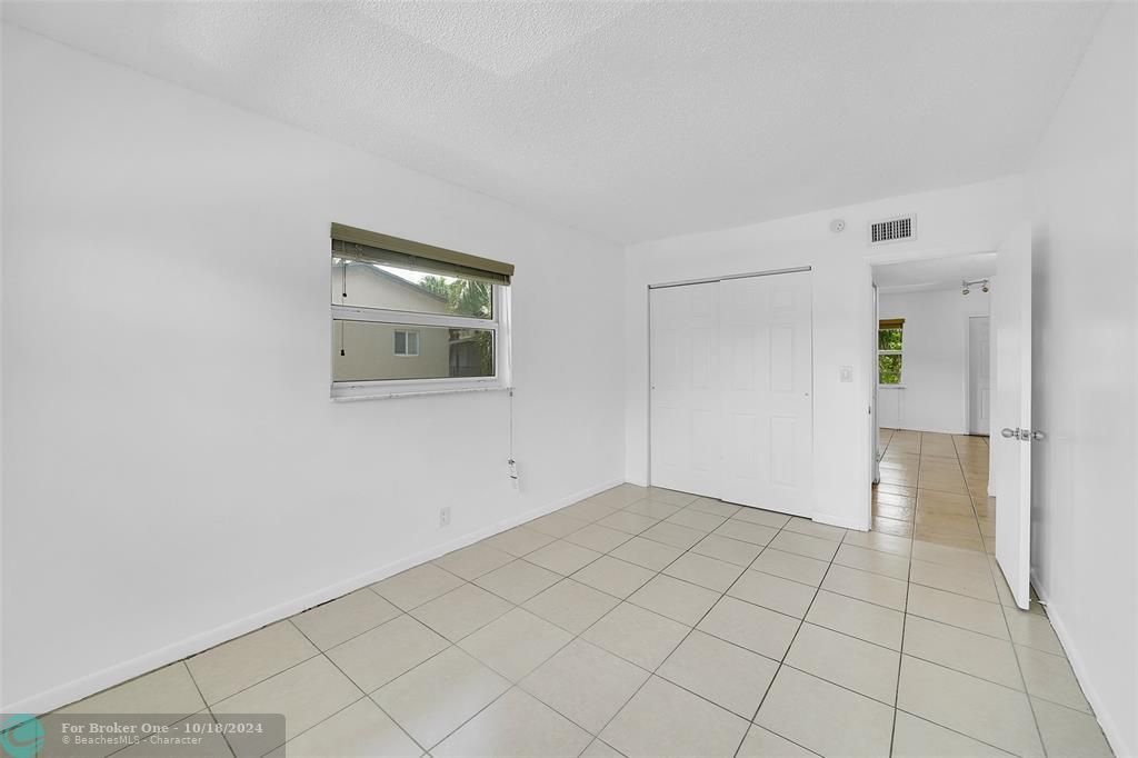 Active With Contract: $1,748 (2 beds, 1 baths, 731 Square Feet)