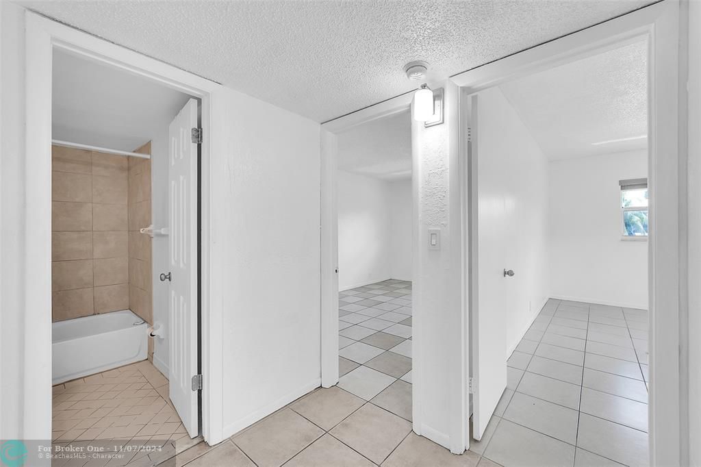 Active With Contract: $1,748 (2 beds, 1 baths, 731 Square Feet)