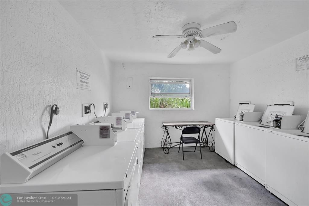 Active With Contract: $1,748 (2 beds, 1 baths, 731 Square Feet)