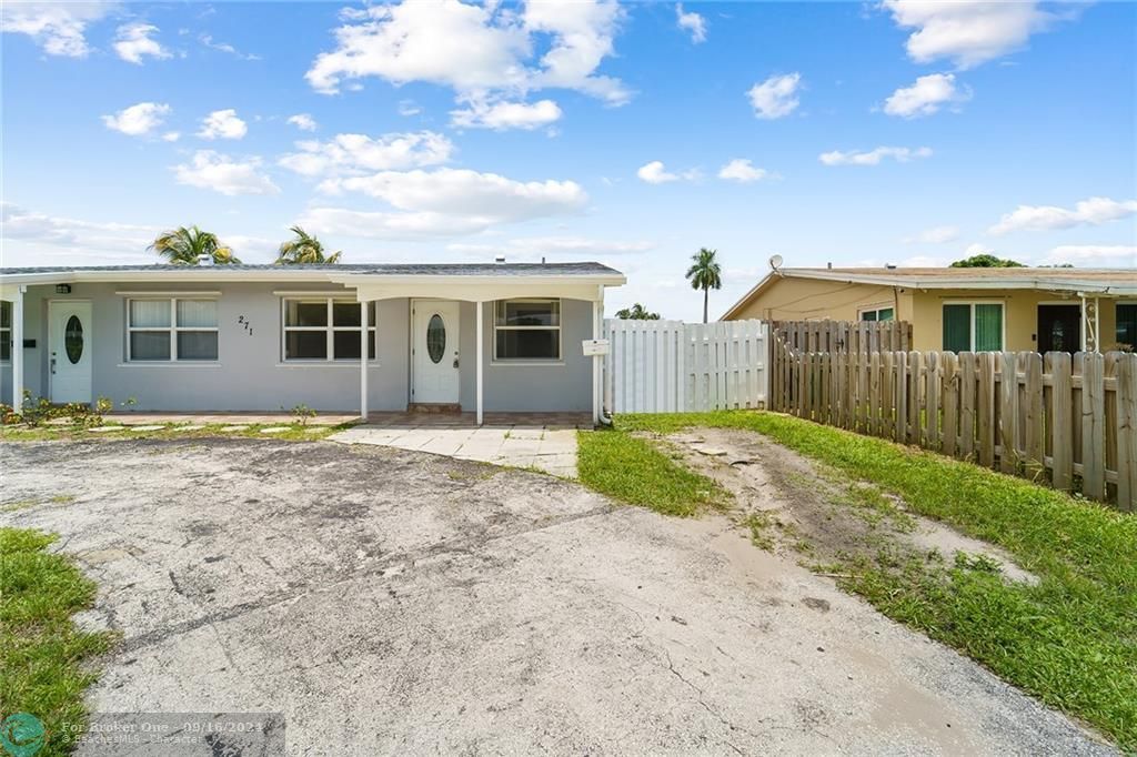 Active With Contract: $1,900 (2 beds, 1 baths, 1000 Square Feet)