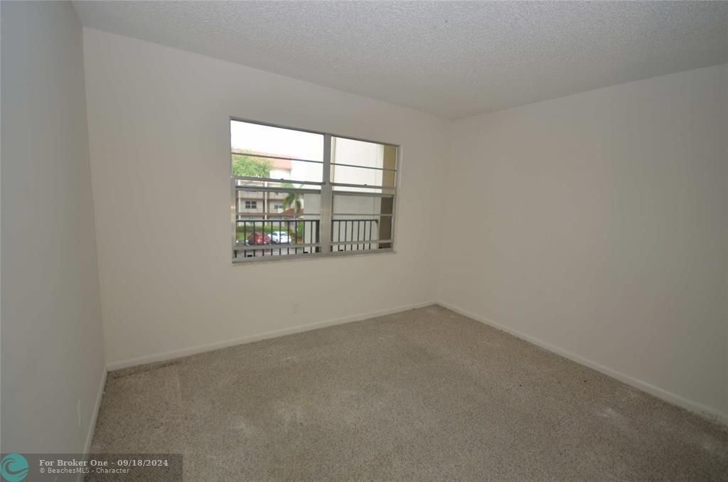 Active With Contract: $179,000 (2 beds, 2 baths, 1207 Square Feet)