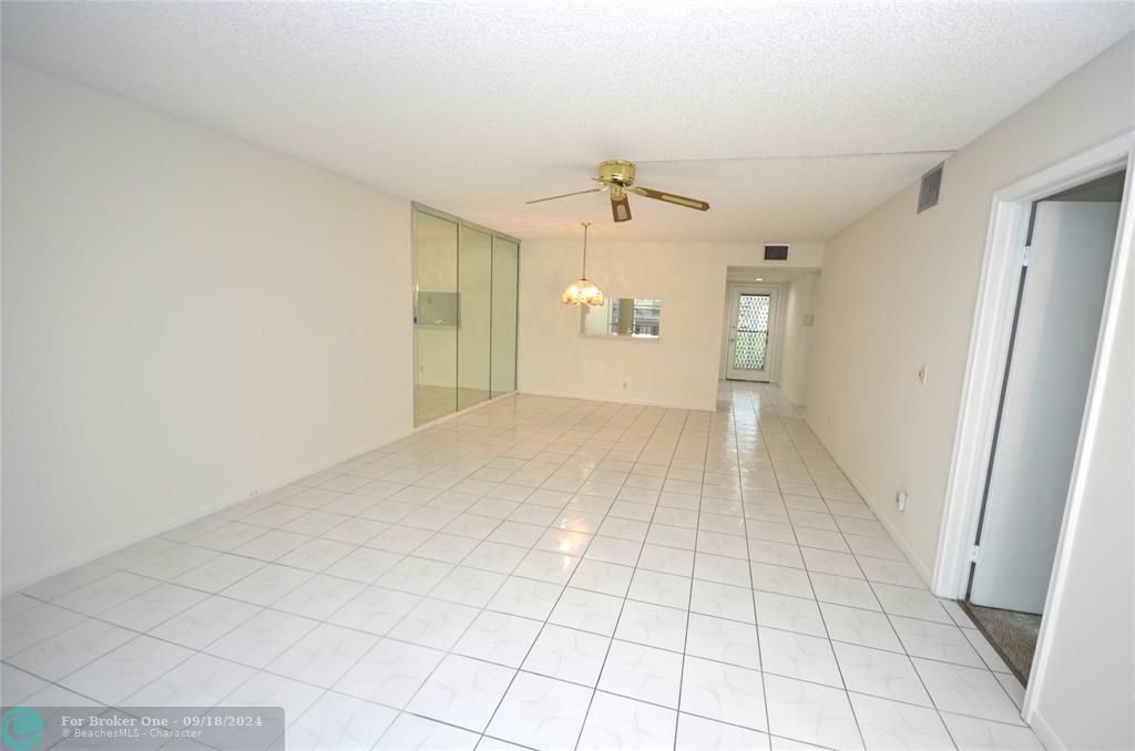 Active With Contract: $179,000 (2 beds, 2 baths, 1207 Square Feet)