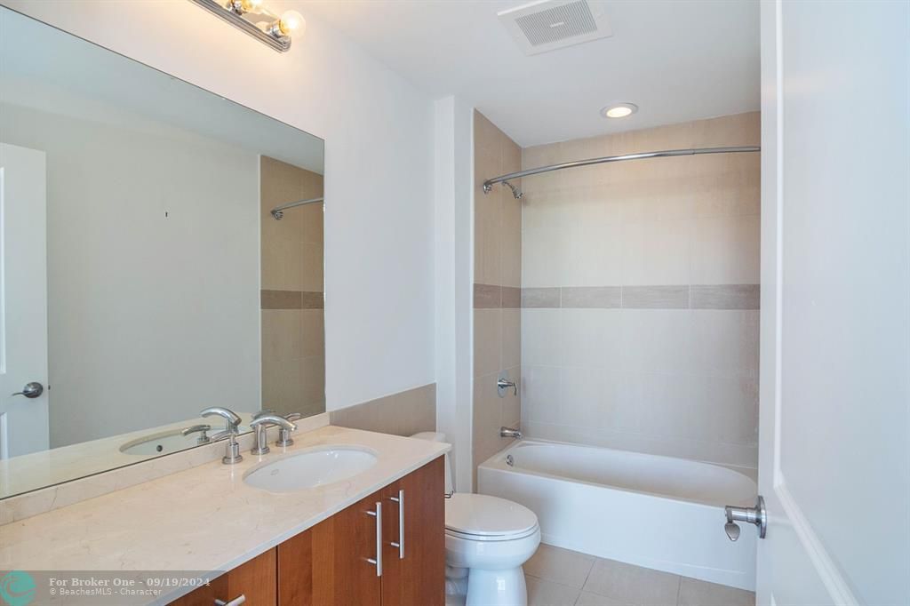 For Sale: $680,000 (2 beds, 2 baths, 1306 Square Feet)