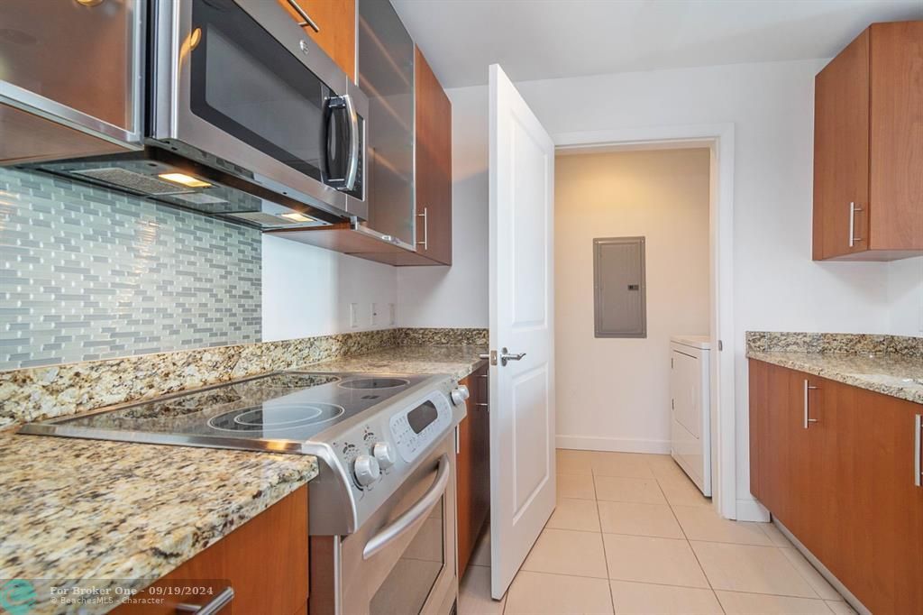 For Sale: $680,000 (2 beds, 2 baths, 1306 Square Feet)