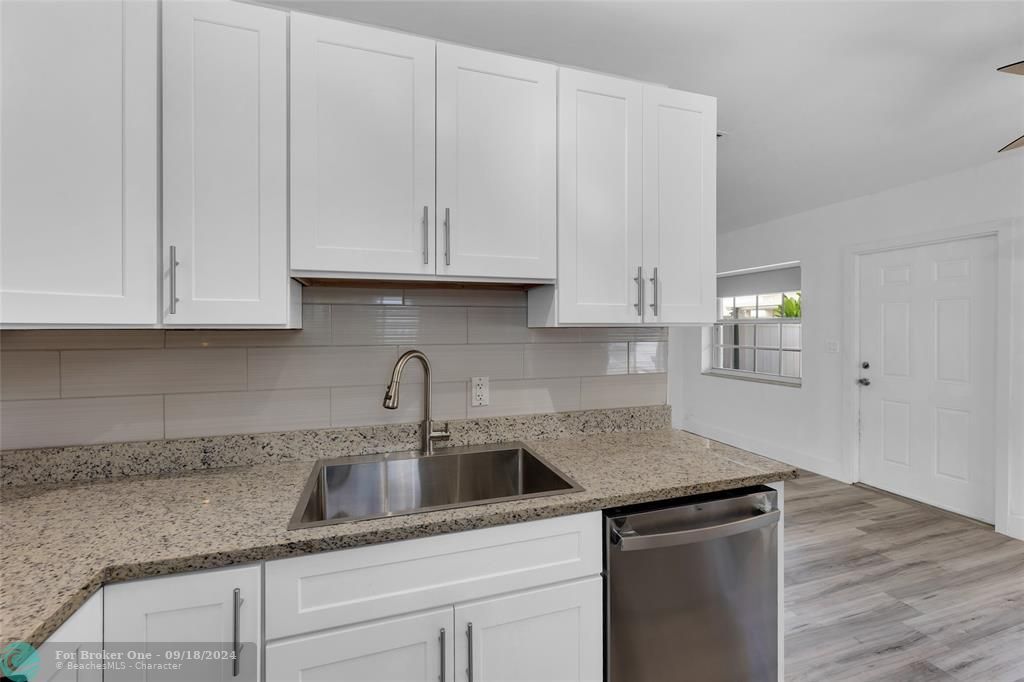 Recently Rented: $1,895 (1 beds, 1 baths, 2142 Square Feet)