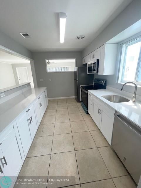 For Rent: $2,900 (3 beds, 2 baths, 1208 Square Feet)