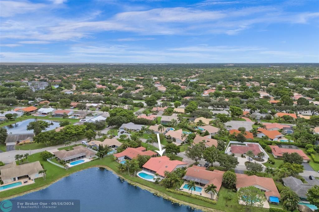 For Sale: $815,000 (4 beds, 2 baths, 2338 Square Feet)