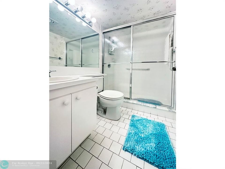 For Sale: $159,900 (2 beds, 1 baths, 828 Square Feet)