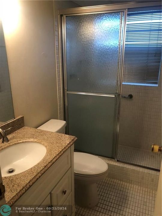 For Rent: $1,600 (2 beds, 2 baths, 930 Square Feet)