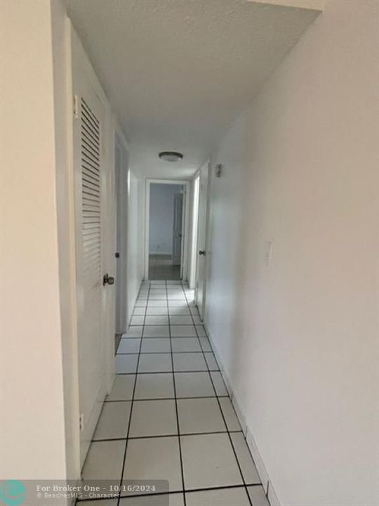 For Rent: $2,050 (2 beds, 2 baths, 950 Square Feet)