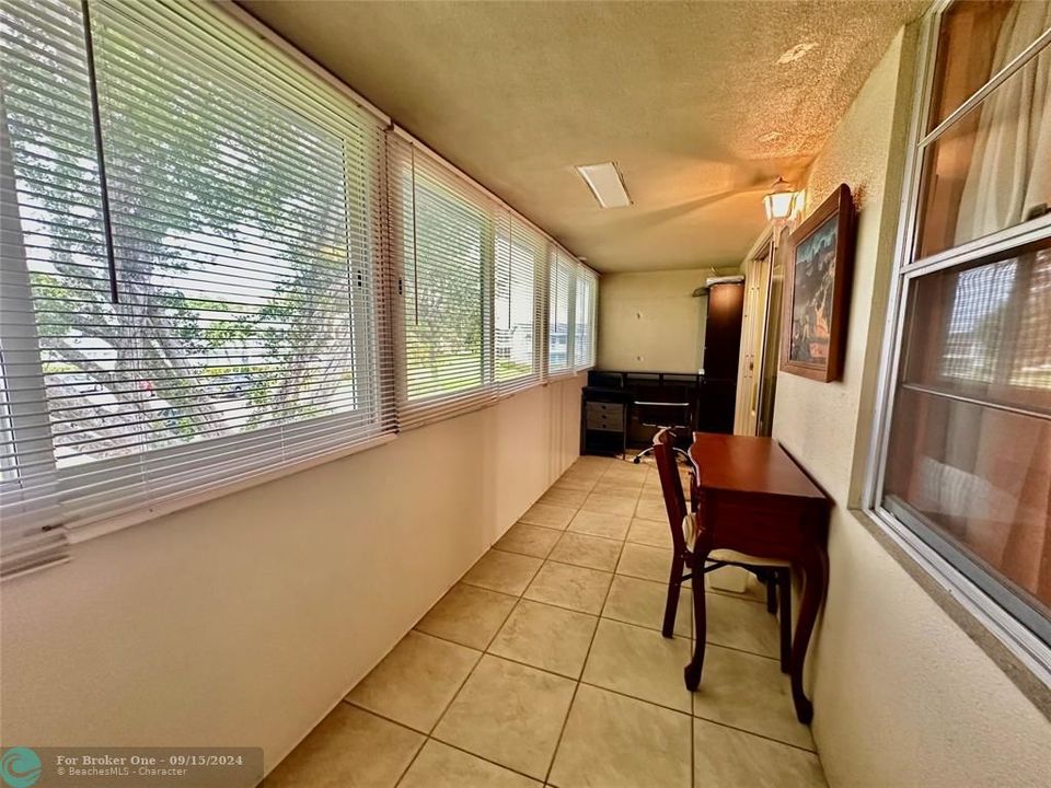 For Rent: $2,600 (2 beds, 1 baths, 828 Square Feet)