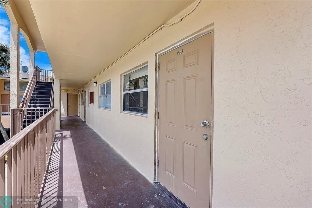 Active With Contract: $125,000 (2 beds, 1 baths, 624 Square Feet)