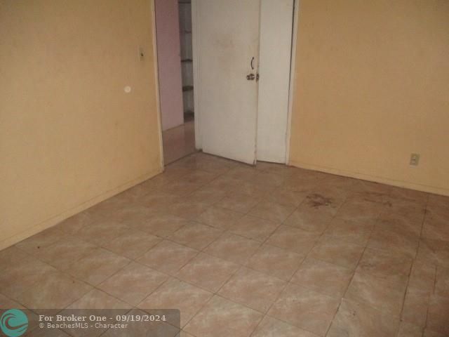 Activo con contrato: $339,900 (3 camas, 2 baños, 1925 Pies cuadrados)