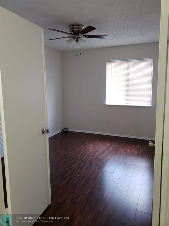 For Rent: $3,200 (3 beds, 2 baths, 1350 Square Feet)