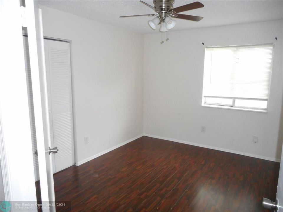 For Rent: $3,200 (3 beds, 2 baths, 1350 Square Feet)