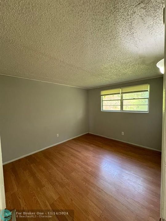 For Sale: $850 (2 beds, 1 baths, 0 Square Feet)