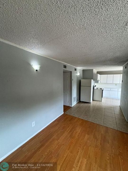 For Sale: $850 (2 beds, 1 baths, 0 Square Feet)