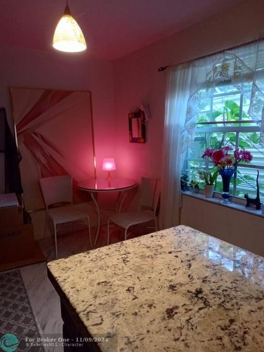 En Venta: $275,000 (2 camas, 1 baños, 588 Pies cuadrados)