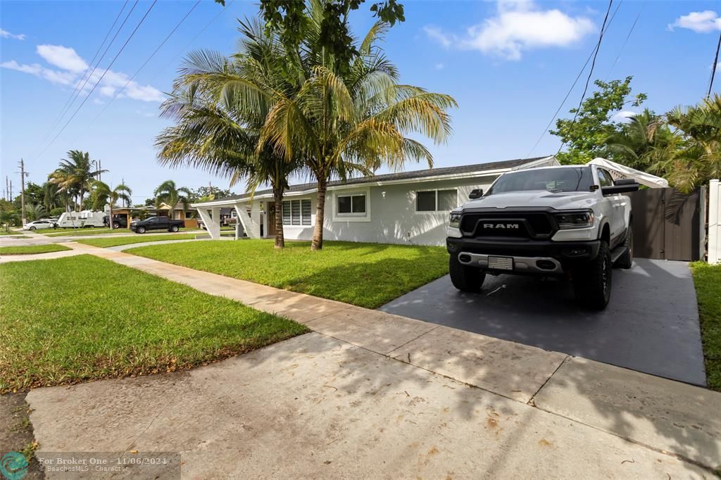 For Sale: $600,000 (4 beds, 2 baths, 1542 Square Feet)