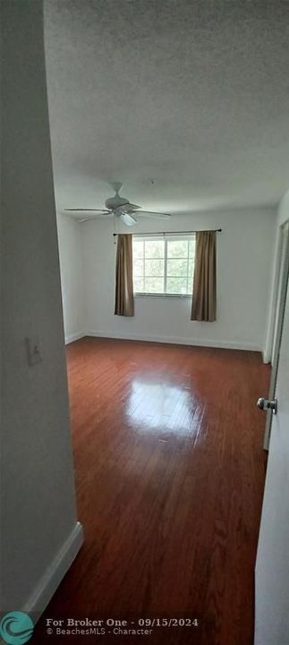 For Rent: $1,775 (1 beds, 1 baths, 703 Square Feet)