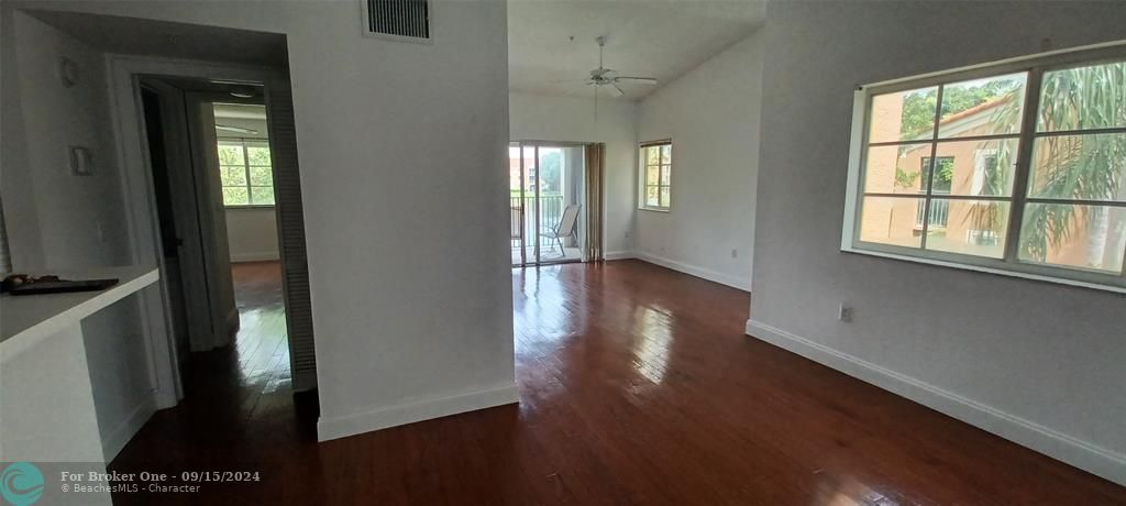 For Rent: $1,775 (1 beds, 1 baths, 703 Square Feet)