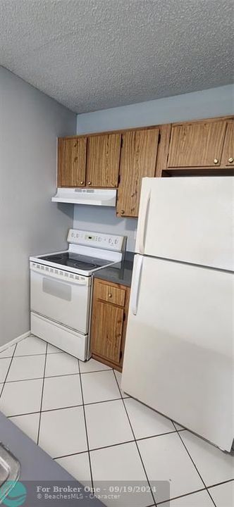 For Rent: $1,550 (1 beds, 1 baths, 606 Square Feet)