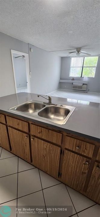 For Rent: $1,550 (1 beds, 1 baths, 606 Square Feet)