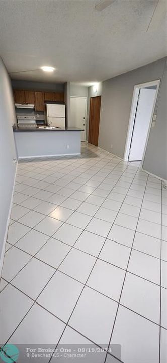 For Rent: $1,550 (1 beds, 1 baths, 606 Square Feet)