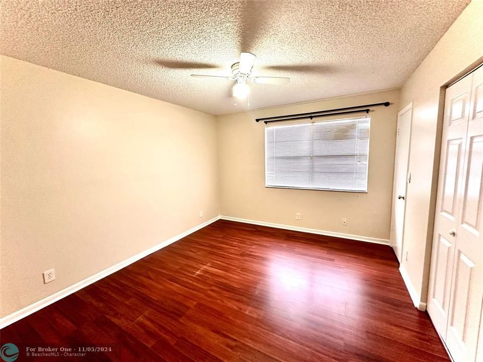 For Rent: $2,100 (3 beds, 2 baths, 1260 Square Feet)