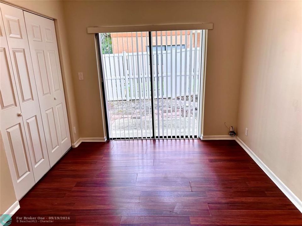 For Rent: $2,100 (3 beds, 2 baths, 1260 Square Feet)