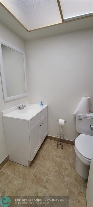 For Sale: $99,000 (1 beds, 1 baths, 590 Square Feet)