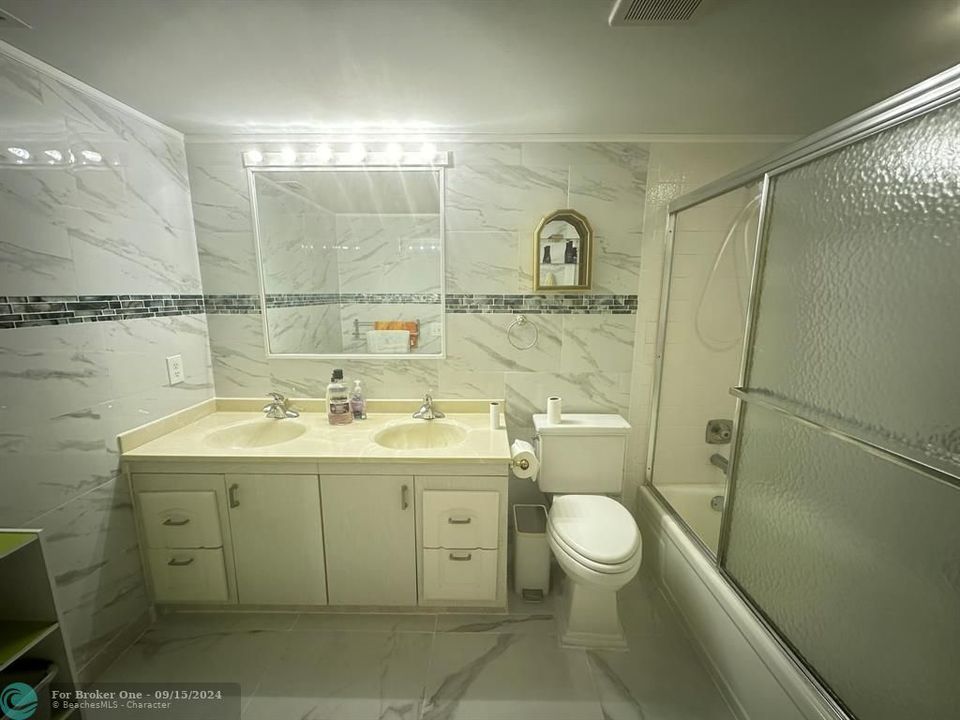 For Rent: $1,850 (2 beds, 2 baths, 1074 Square Feet)