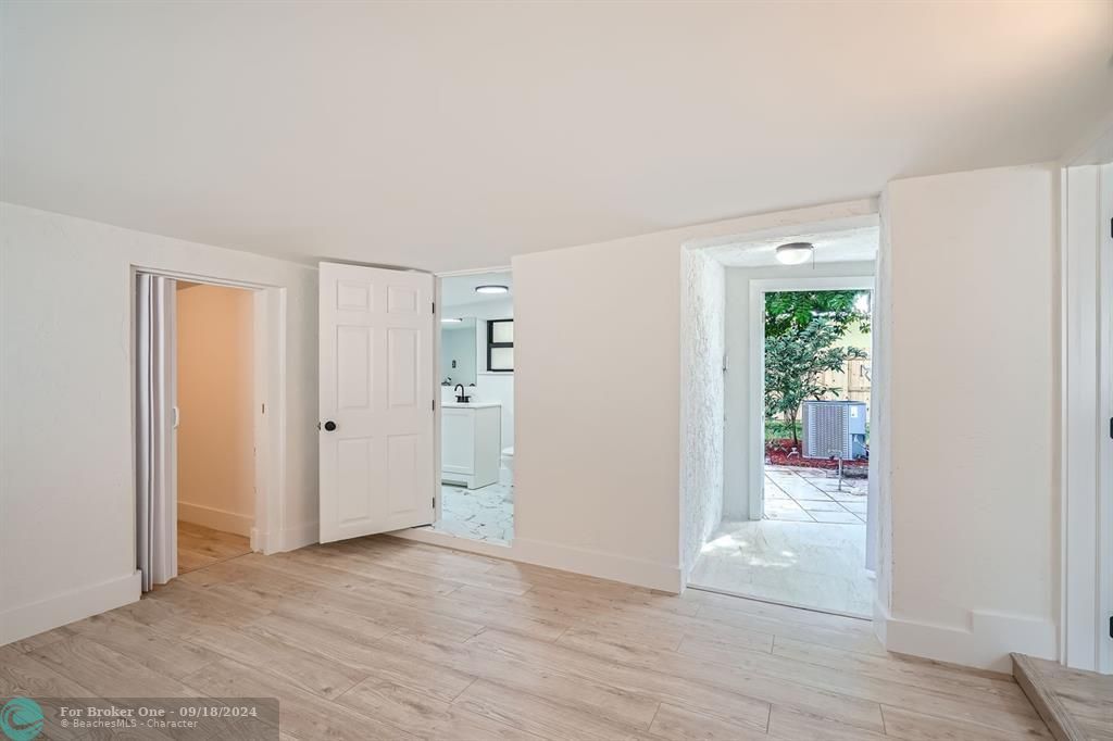 Active With Contract: $424,000 (4 beds, 2 baths, 1846 Square Feet)