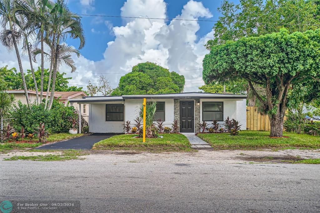 Active With Contract: $424,000 (4 beds, 2 baths, 1846 Square Feet)