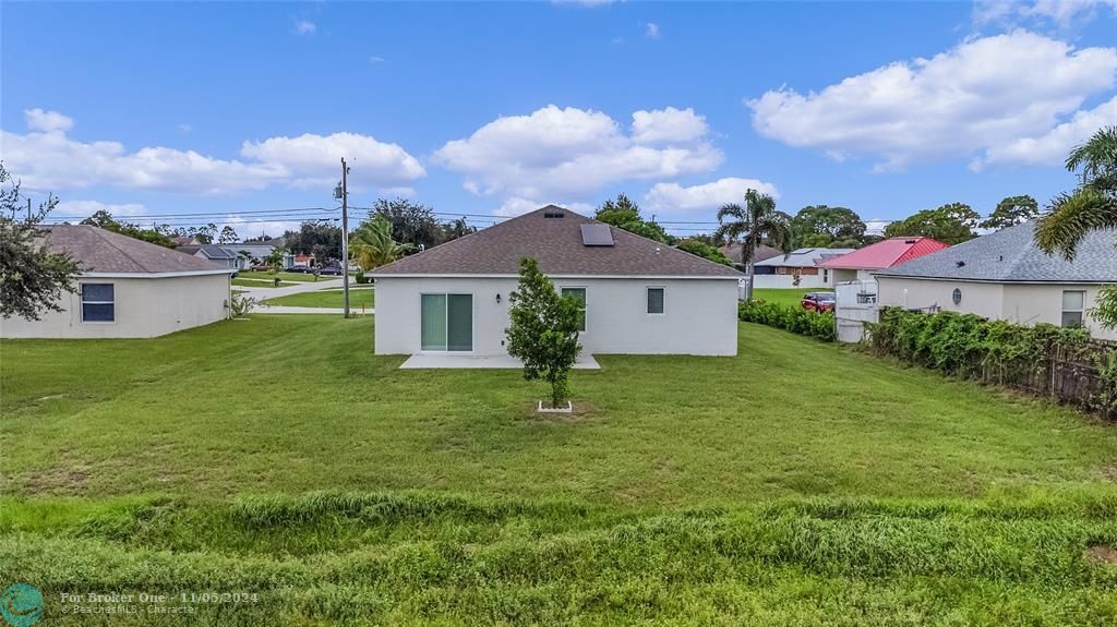 For Sale: $455,000 (4 beds, 2 baths, 1874 Square Feet)