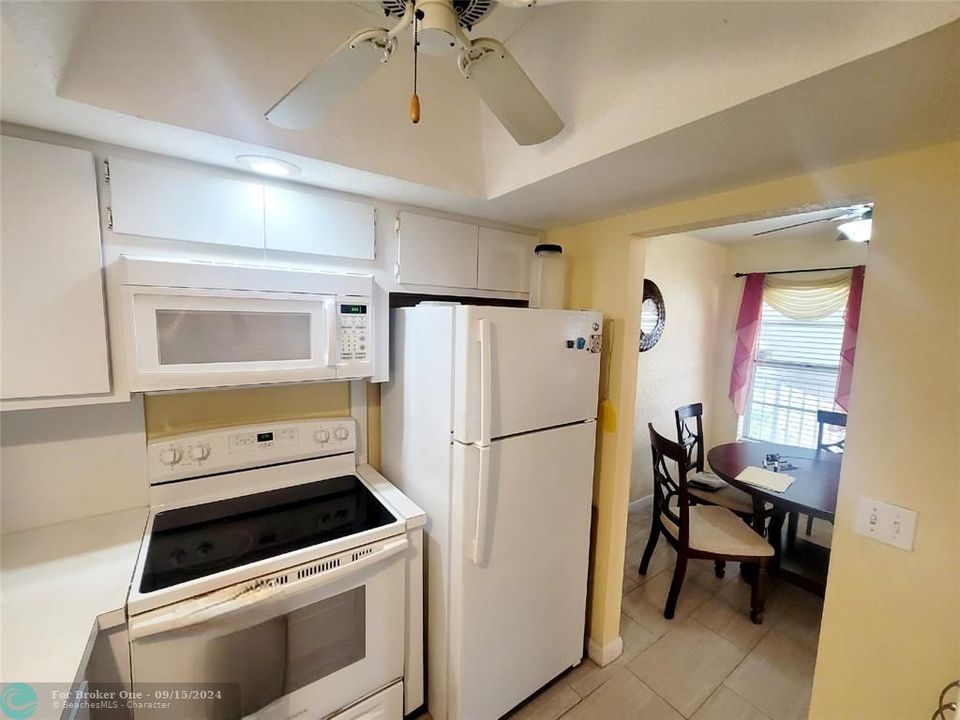 For Rent: $1,700 (2 beds, 2 baths, 922 Square Feet)