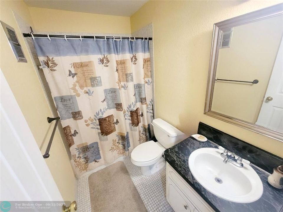 For Rent: $1,700 (2 beds, 2 baths, 922 Square Feet)