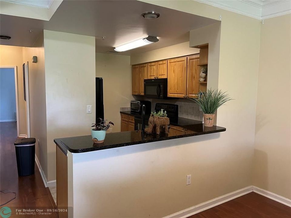 For Sale: $389,000 (2 beds, 2 baths, 1310 Square Feet)