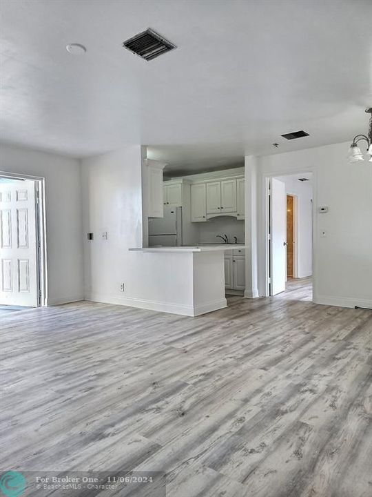 For Rent: $2,100 (2 beds, 2 baths, 953 Square Feet)