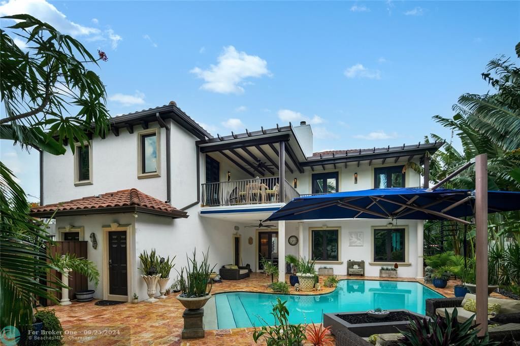 For Sale: $3,899,000 (5 beds, 5 baths, 5105 Square Feet)