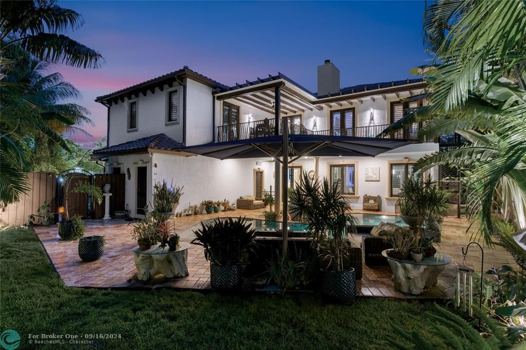 For Sale: $3,899,000 (5 beds, 5 baths, 5105 Square Feet)