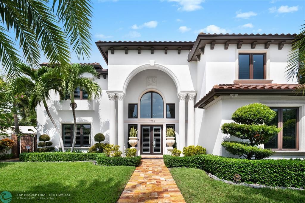 For Sale: $3,899,000 (5 beds, 5 baths, 5105 Square Feet)