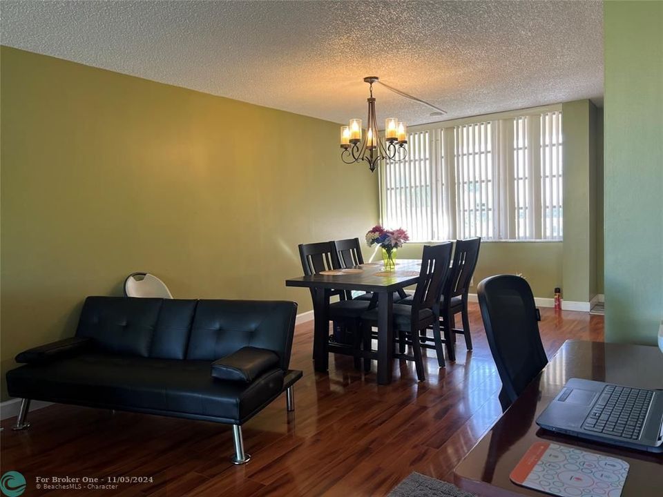 For Sale: $144,999 (2 beds, 2 baths, 1184 Square Feet)