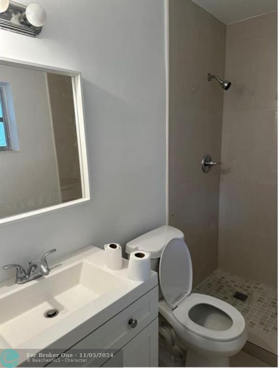 Active With Contract: $2,600 (2 beds, 2 baths, 1762 Square Feet)