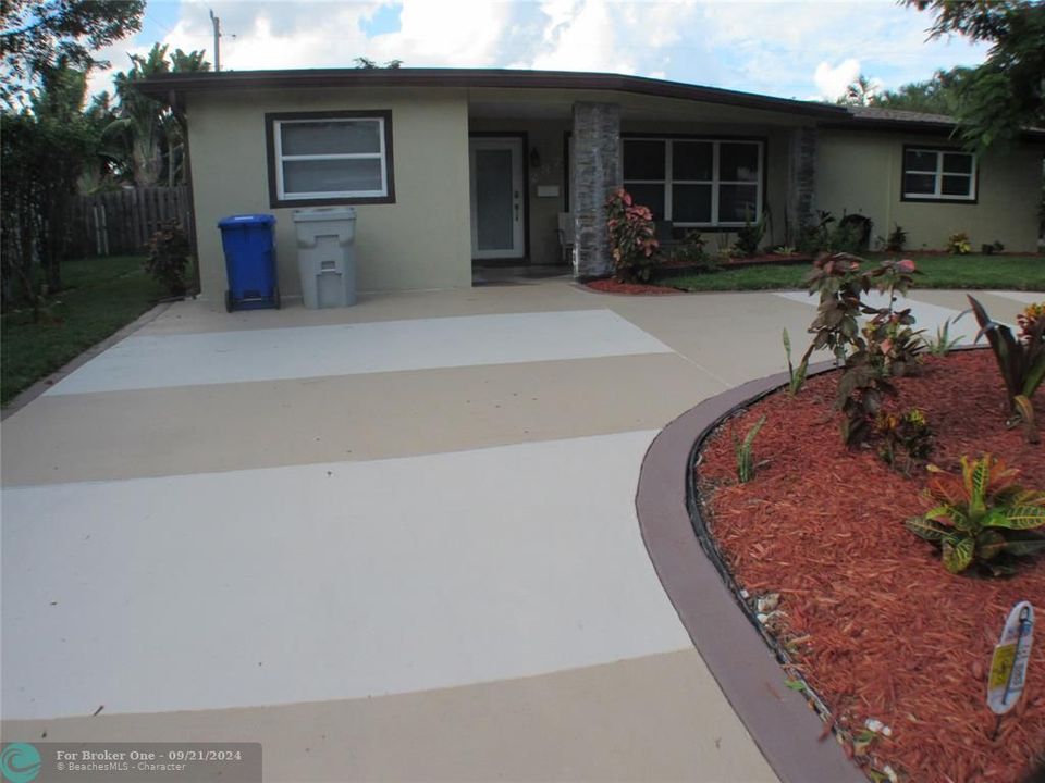 For Sale: $649,000 (4 beds, 2 baths, 1757 Square Feet)