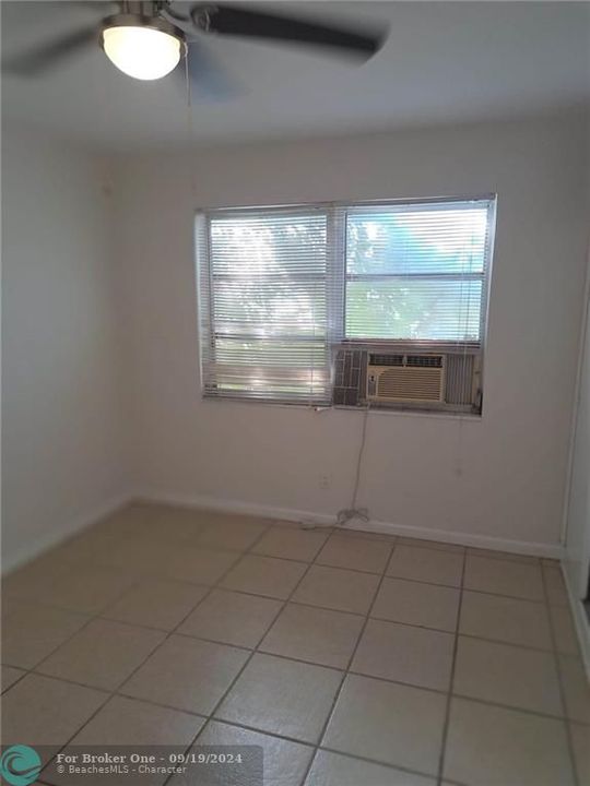 Active With Contract: $105,000 (1 beds, 1 baths, 600 Square Feet)